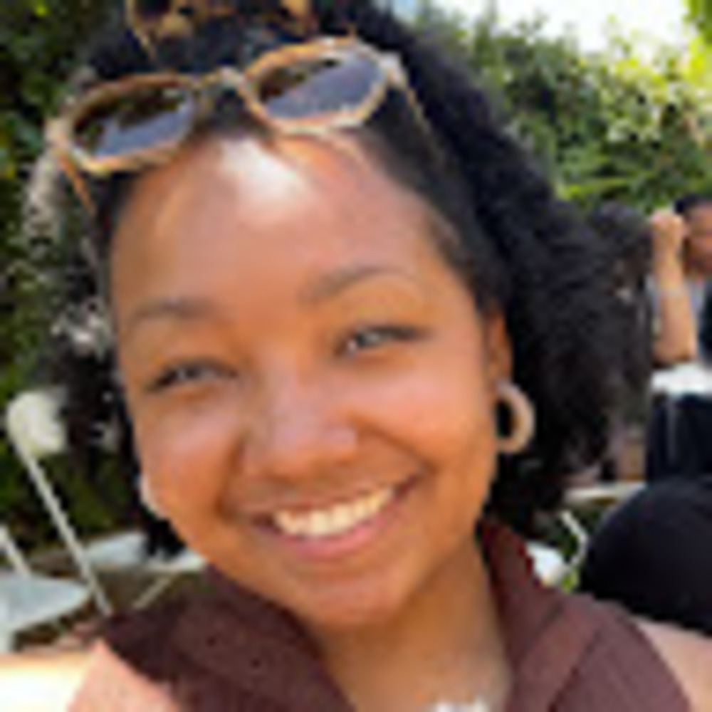 Meet your Posher, Alicia